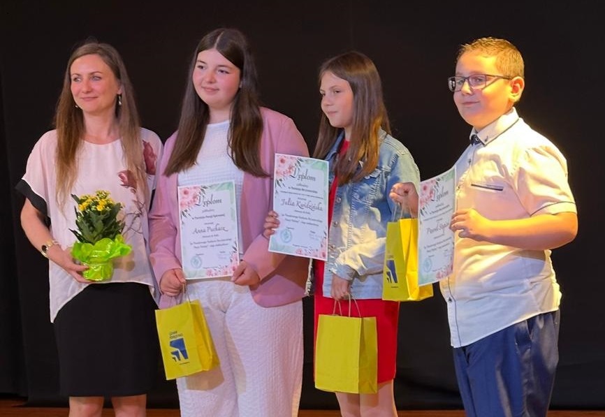 Zdjęcie: 42. POWIATOWY KONKURS RECYTATORSKI POEZJI POLSKIEJ - ETAP ŚRODOWISKOWY